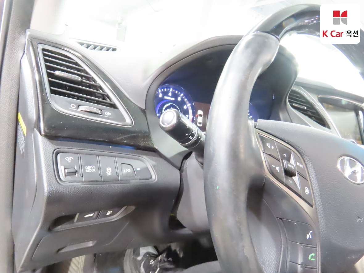 Hyundai AZERA 2013 - Image 9