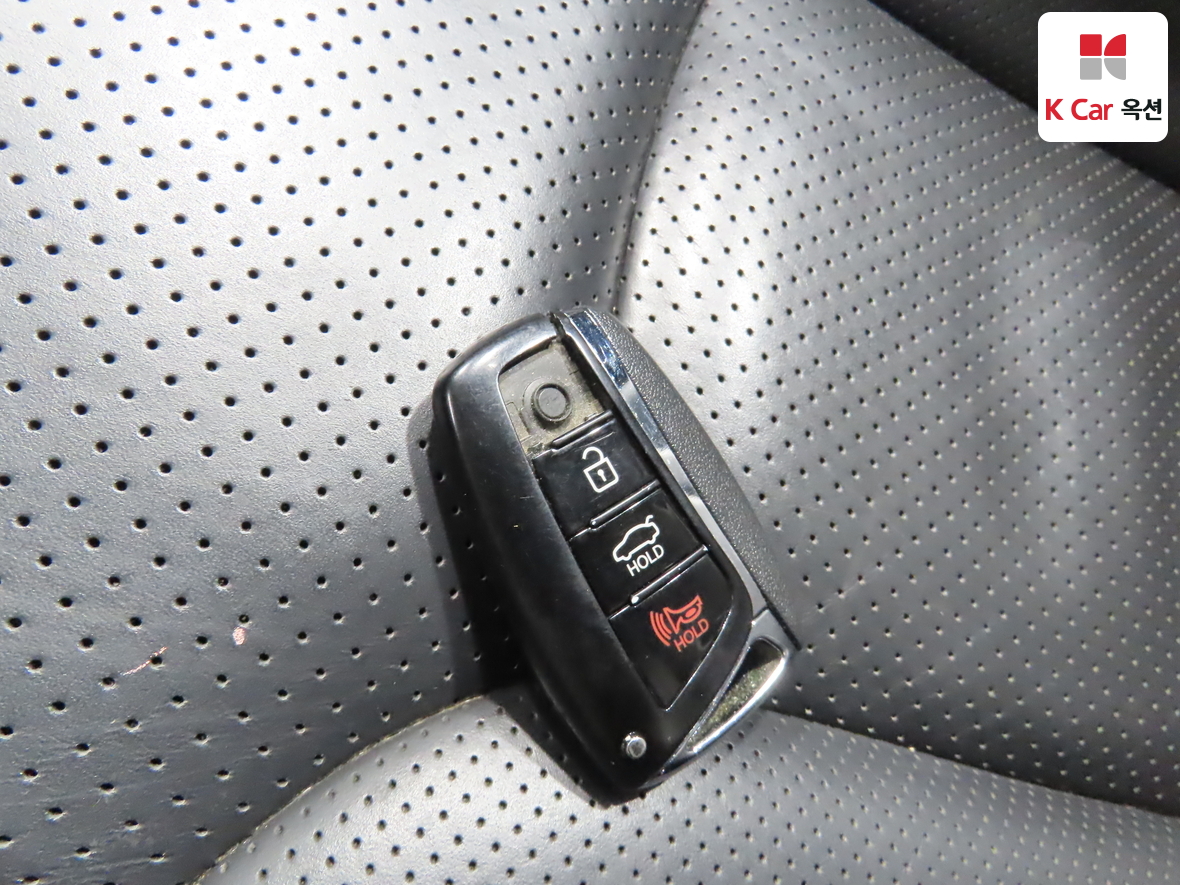 Hyundai AZERA 2013 - Image 19