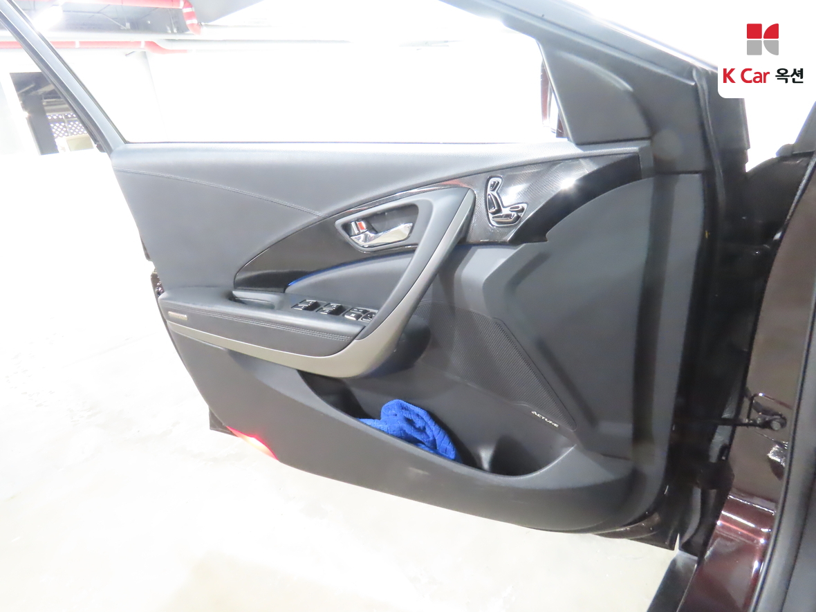 Hyundai AZERA 2013 - Image 8