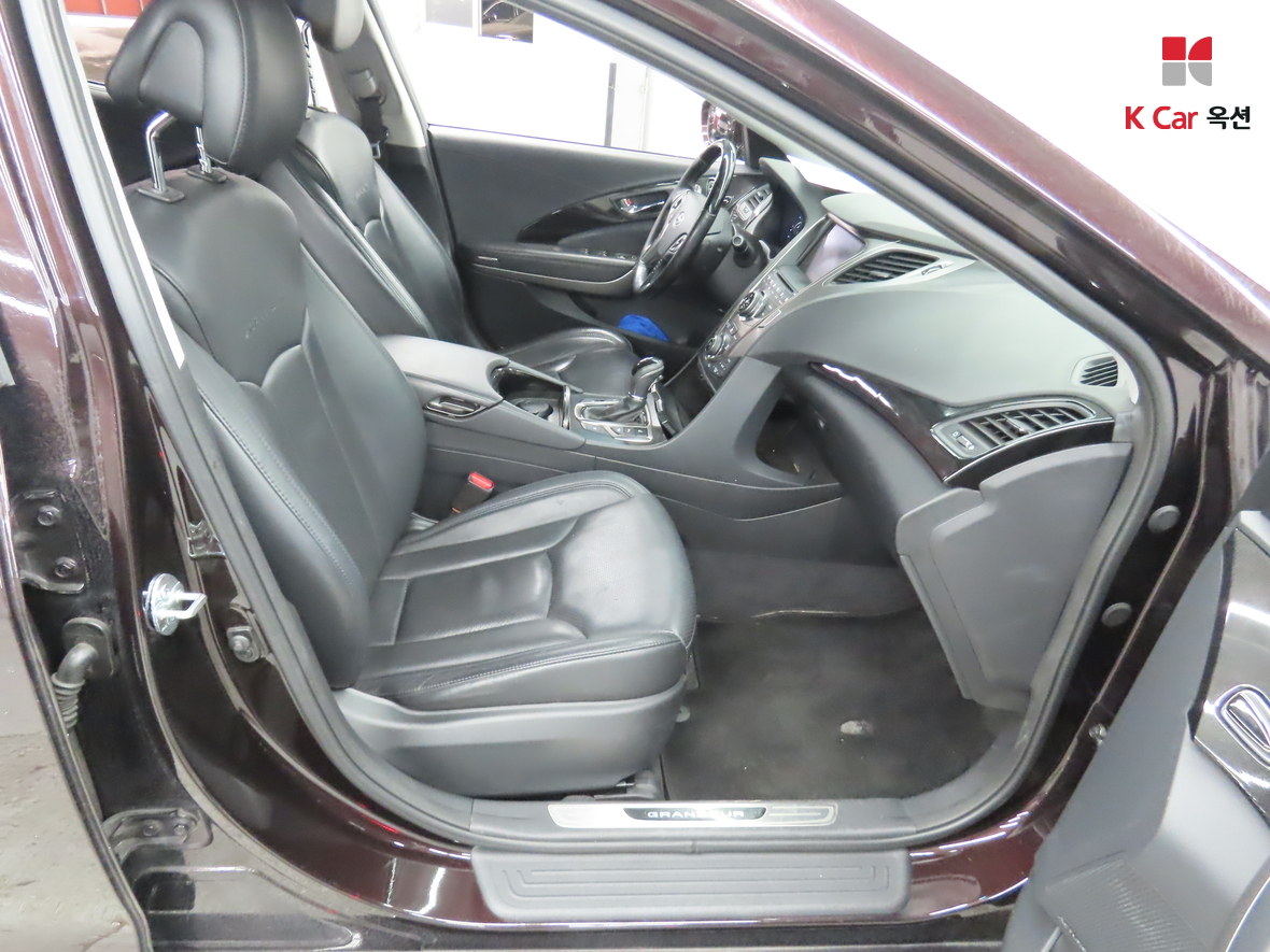 Hyundai AZERA 2013 - Image 32