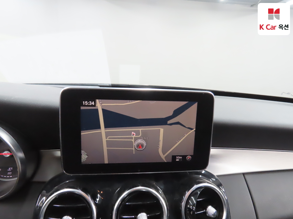 Mercedes-Benz C-Class 2018 - Image 14