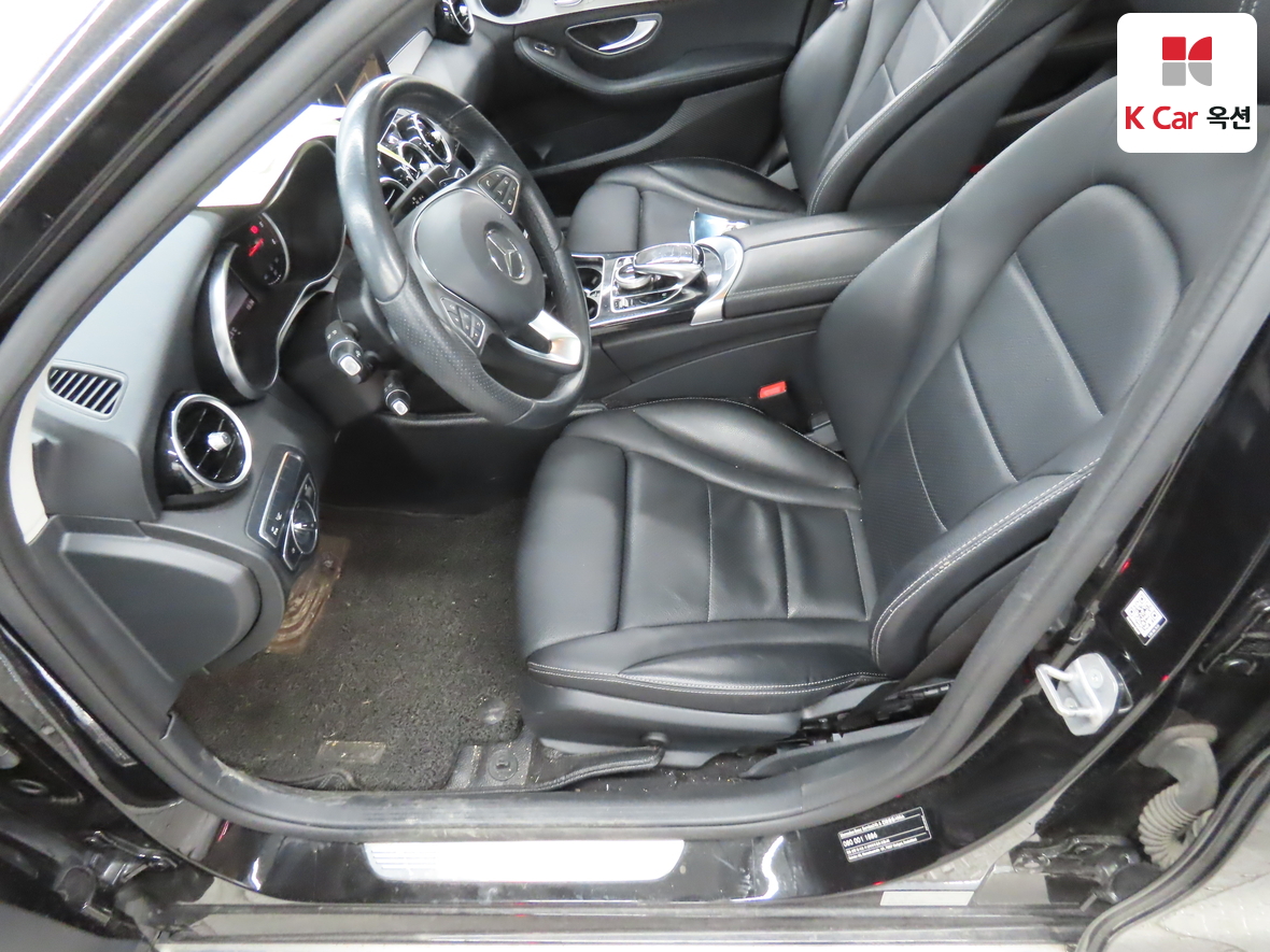 Mercedes-Benz C-Class 2018 - Image 19