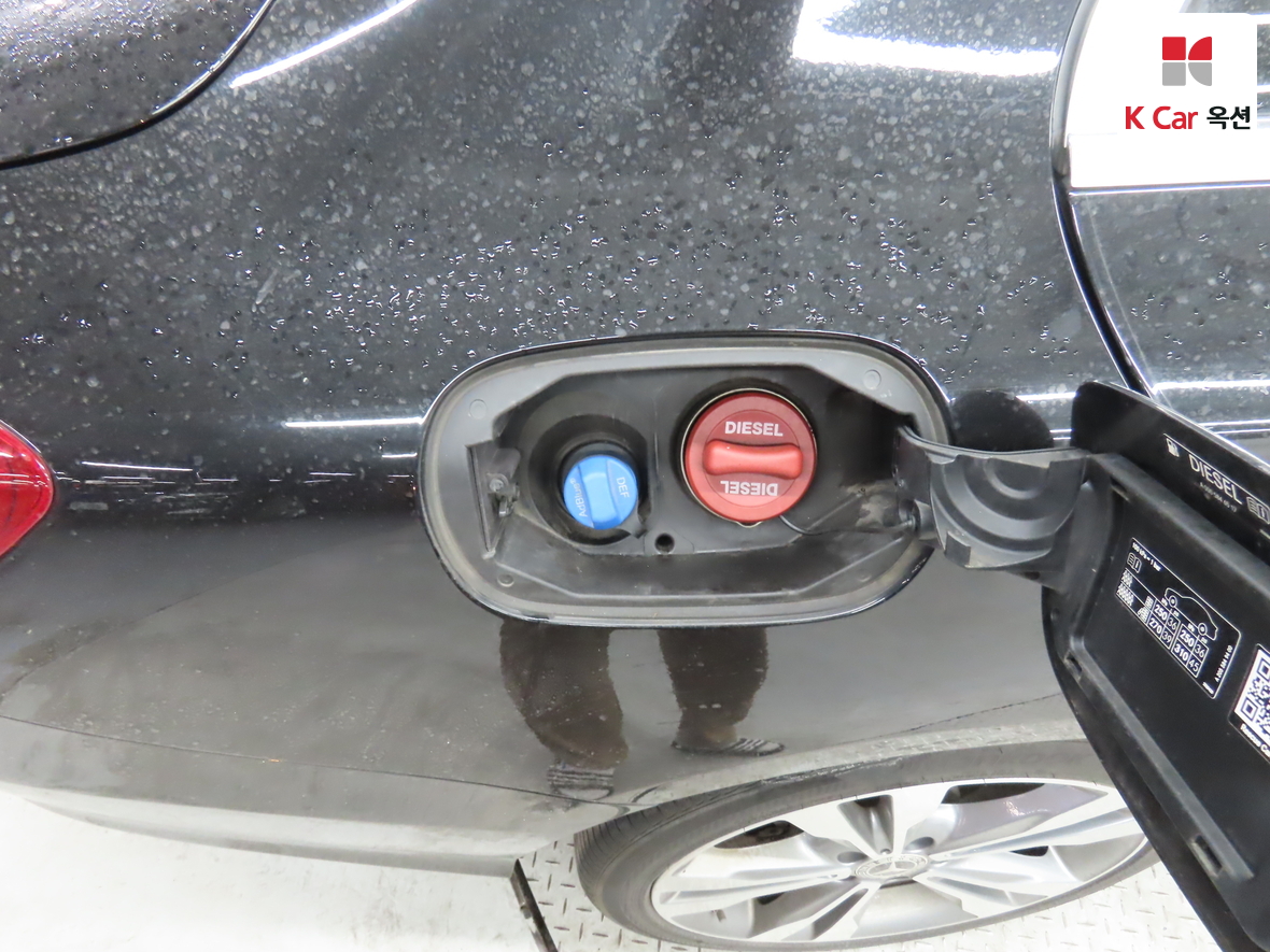 Mercedes-Benz C-Class 2018 - Image 27