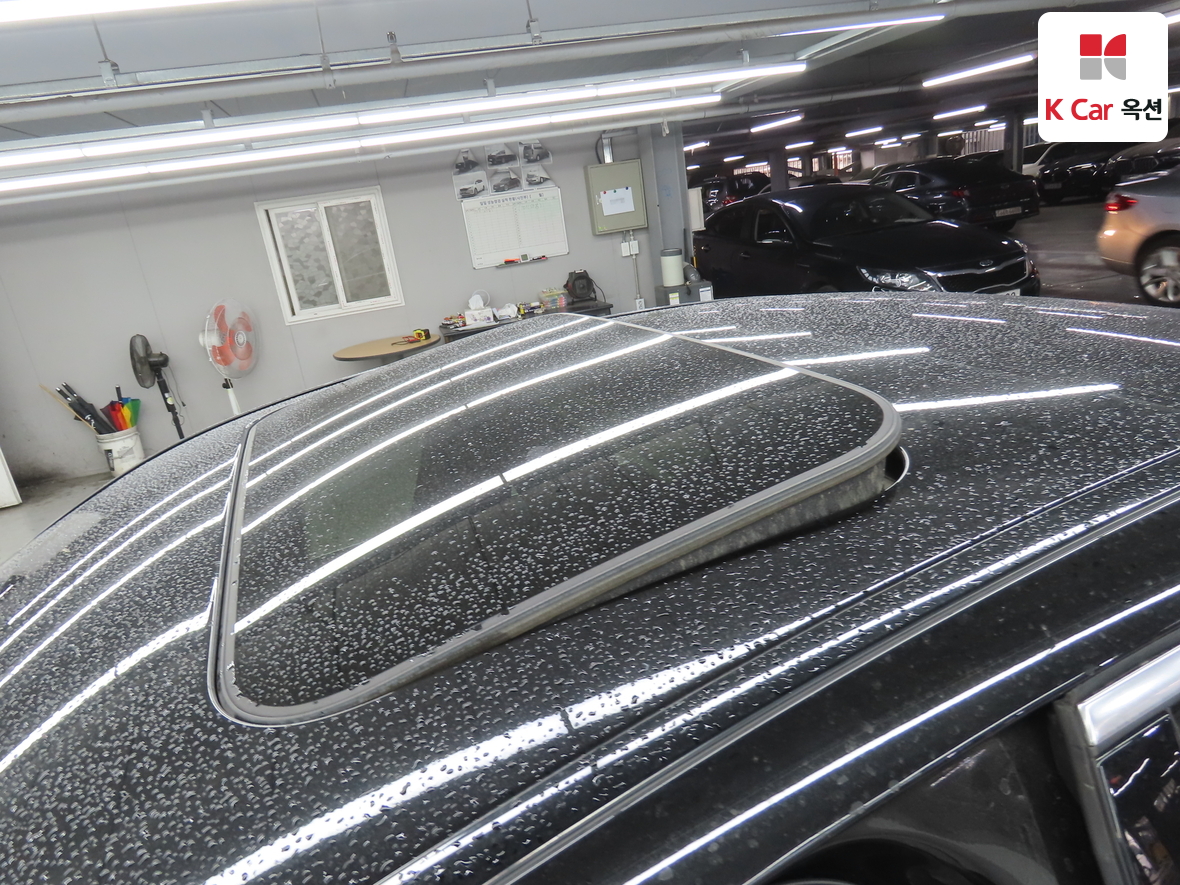 Mercedes-Benz C-Class 2018 - Image 24