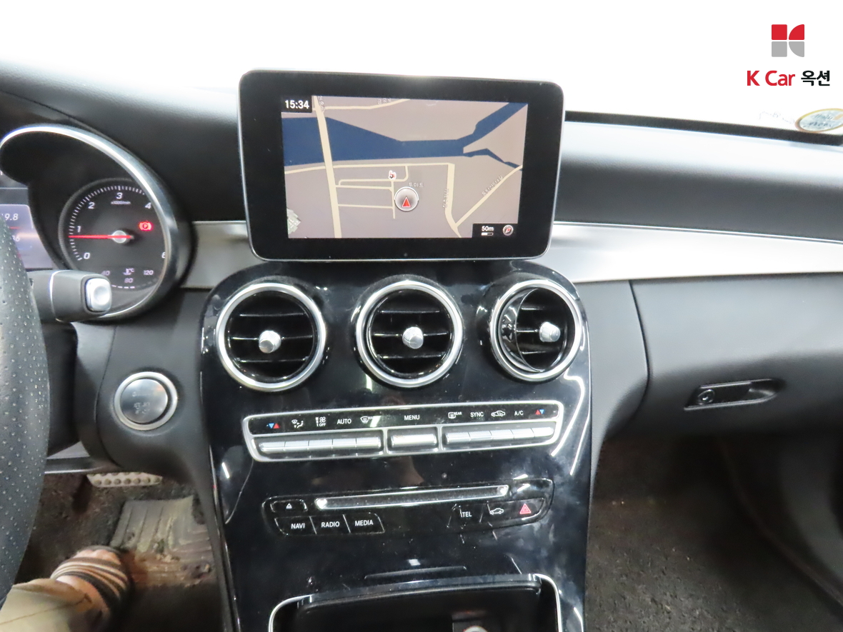 Mercedes-Benz C-Class 2018 - Image 6