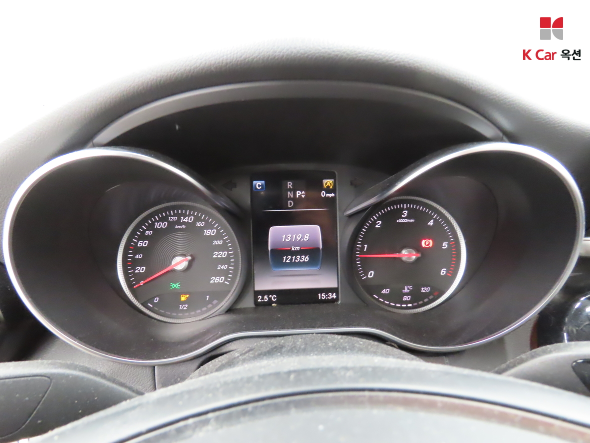 Mercedes-Benz C-Class 2018 - Image 5