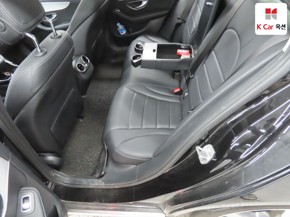 Mercedes-Benz C-Class 2018 - Image 26