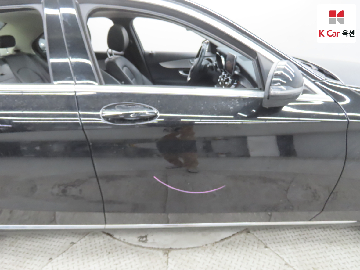 Mercedes-Benz C-Class 2018 - Image 39