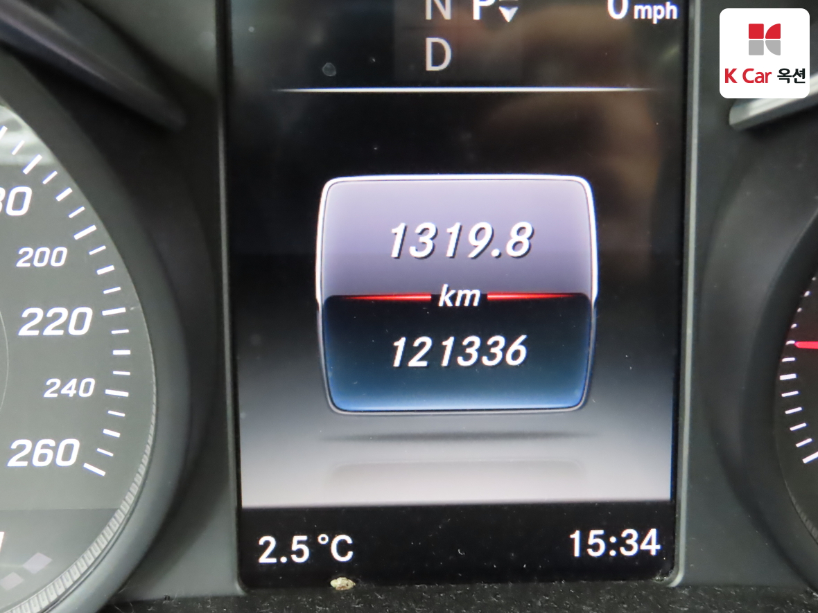 Mercedes-Benz C-Class 2018 - Image 4