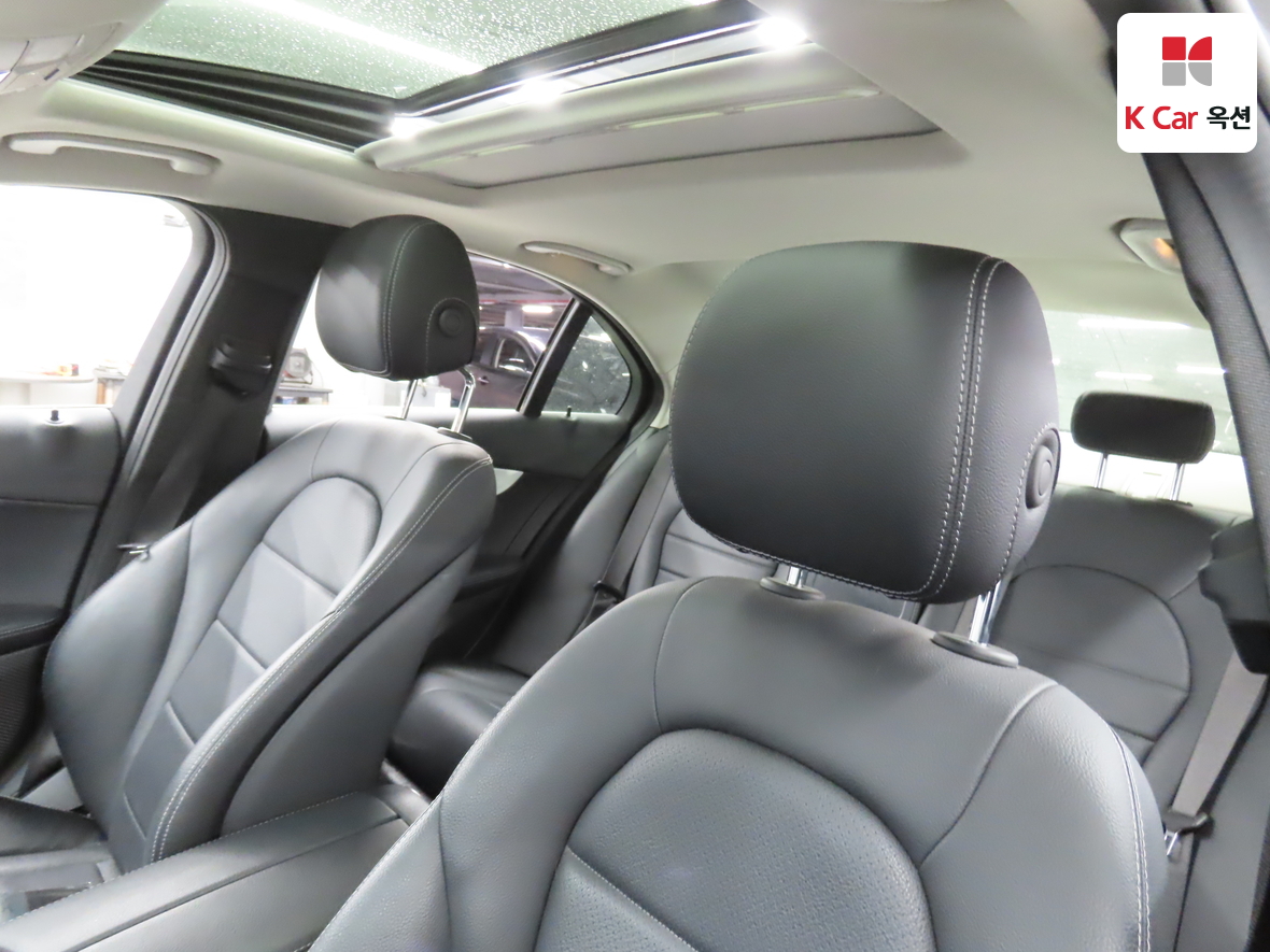 Mercedes-Benz C-Class 2018 - Image 20