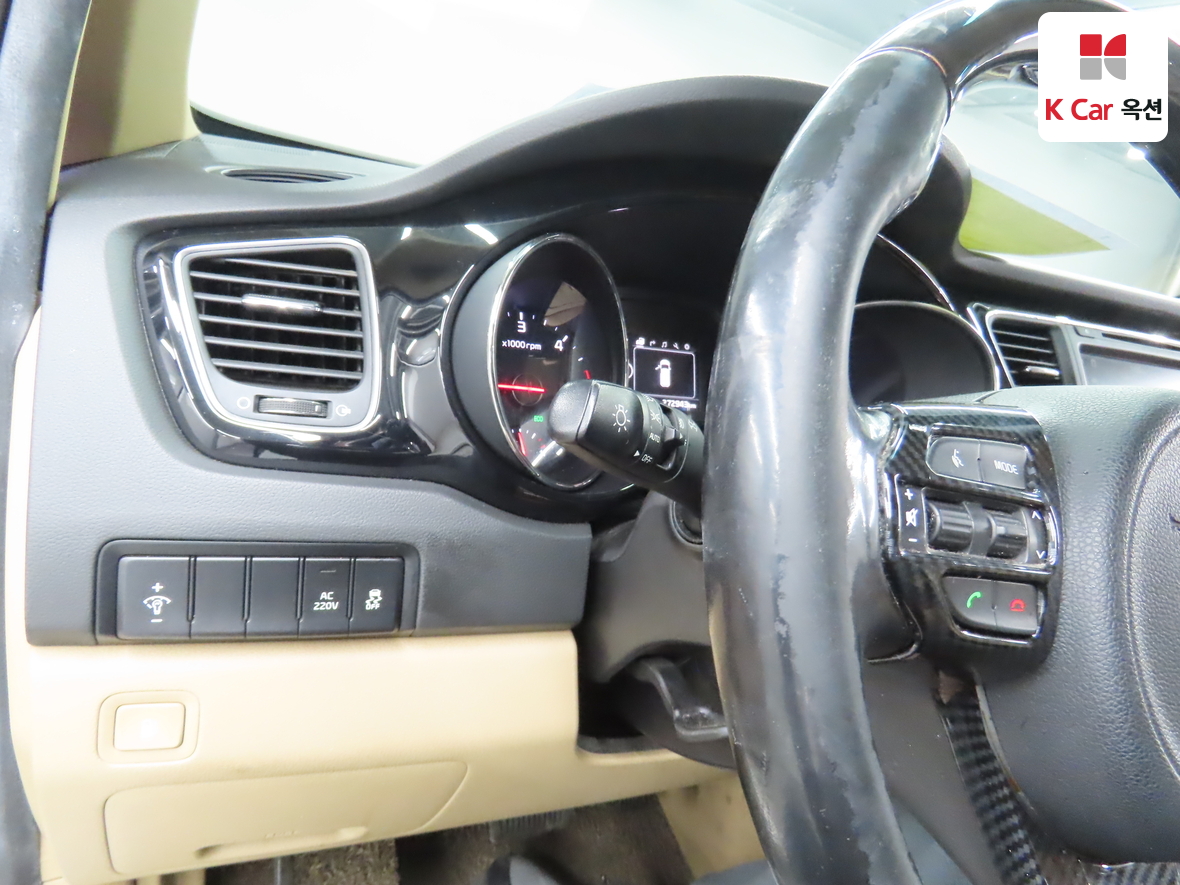 كيا نيو كارنيفال 2016 - صورة 9