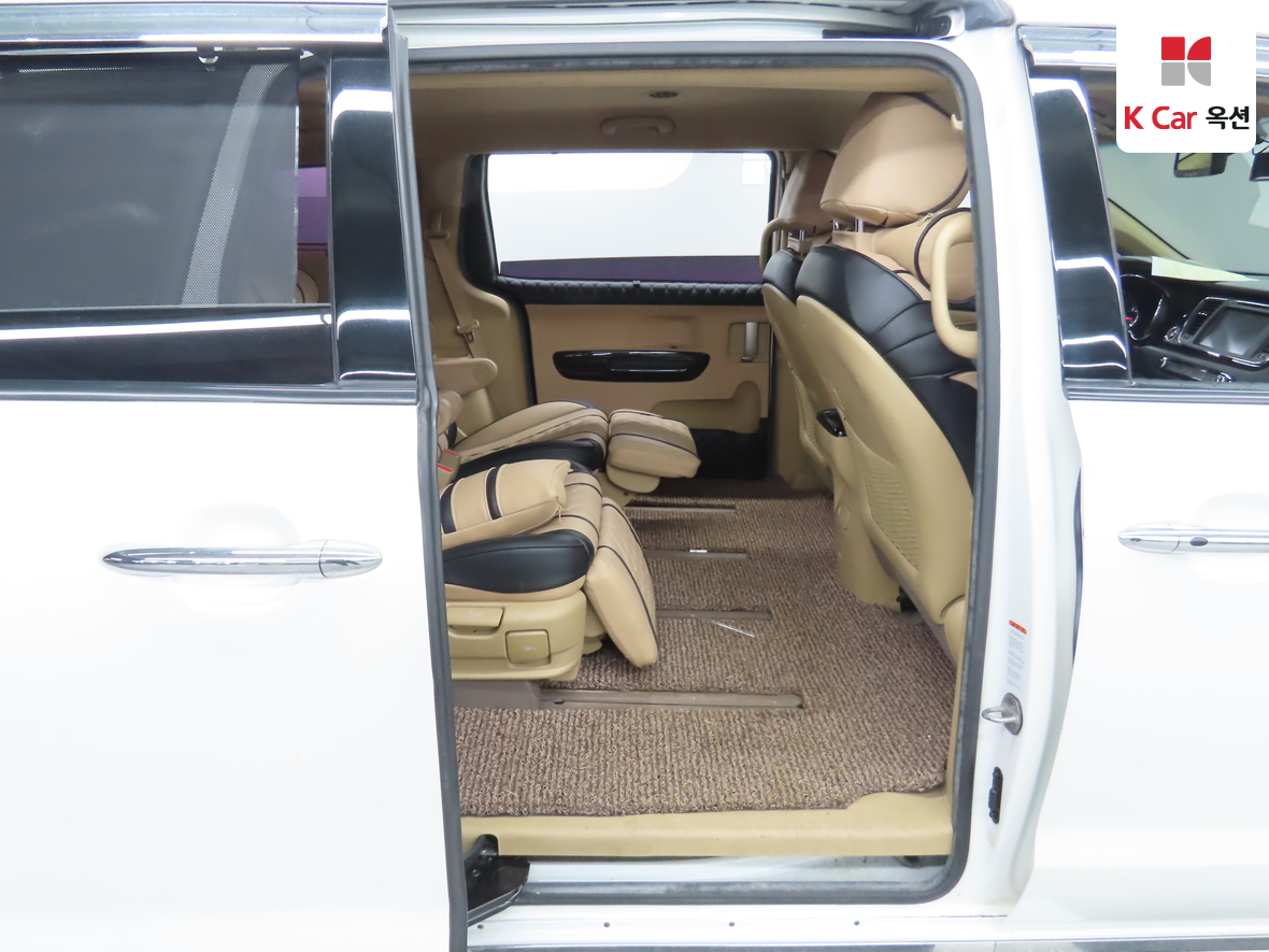 كيا نيو كارنيفال 2016 - صورة 27