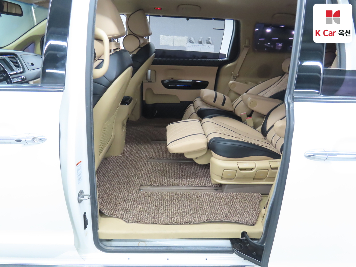 كيا نيو كارنيفال 2016 - صورة 22