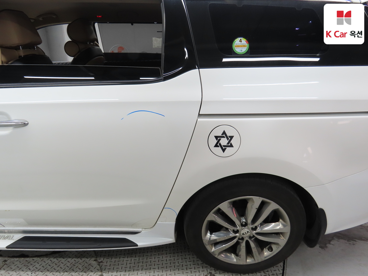 كيا نيو كارنيفال 2016 - صورة 37