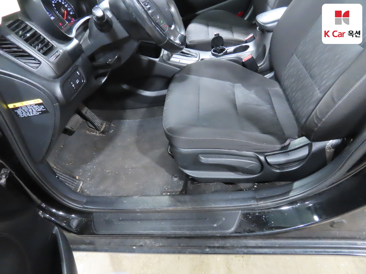 Kia K3 2013 - Image 17