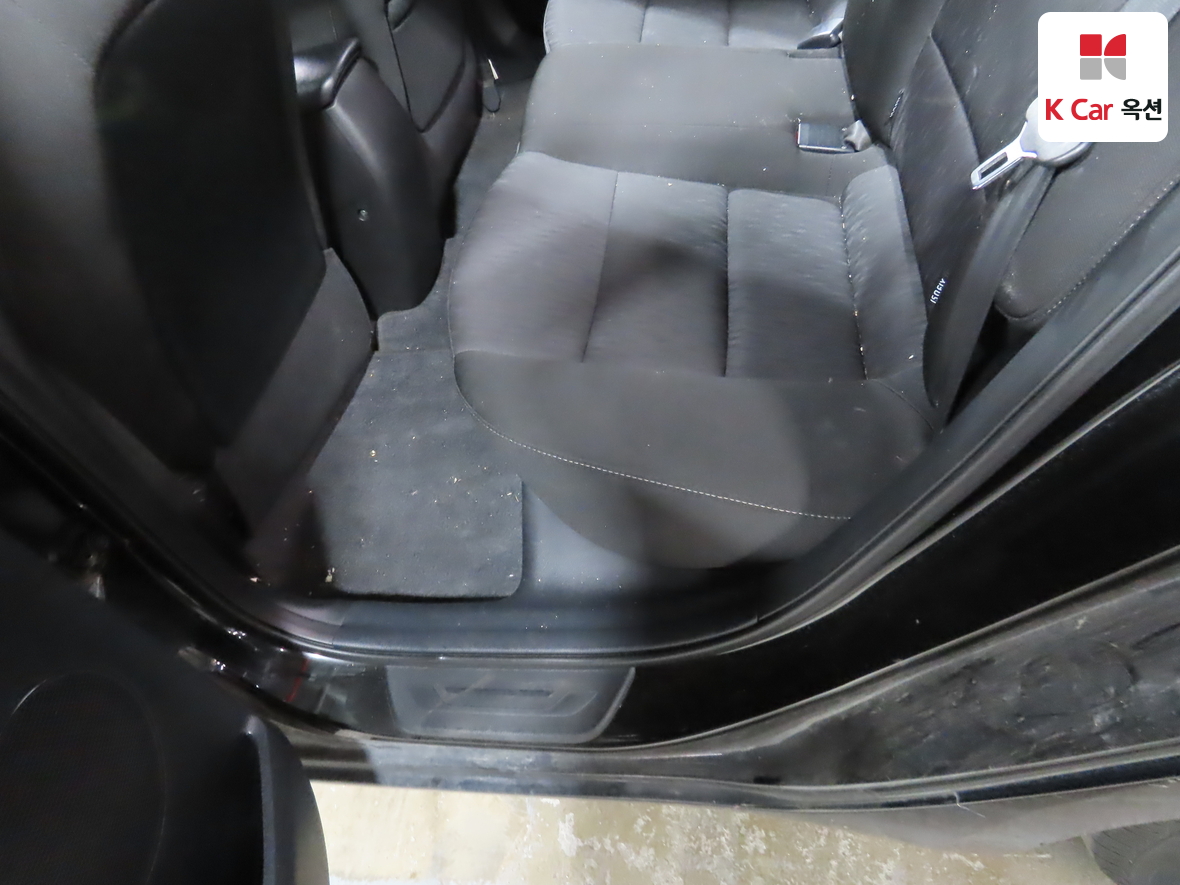 Kia K3 2013 - Image 23