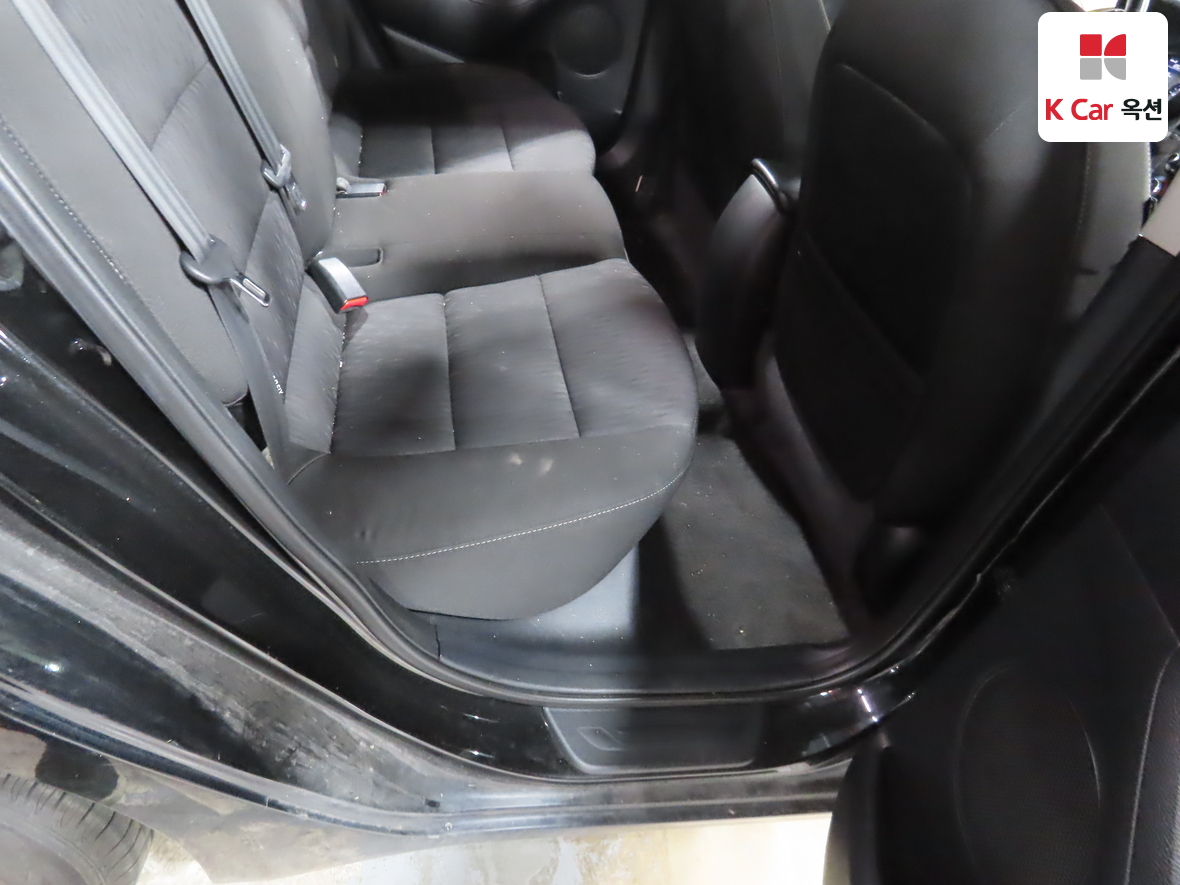 Kia K3 2013 - Image 27