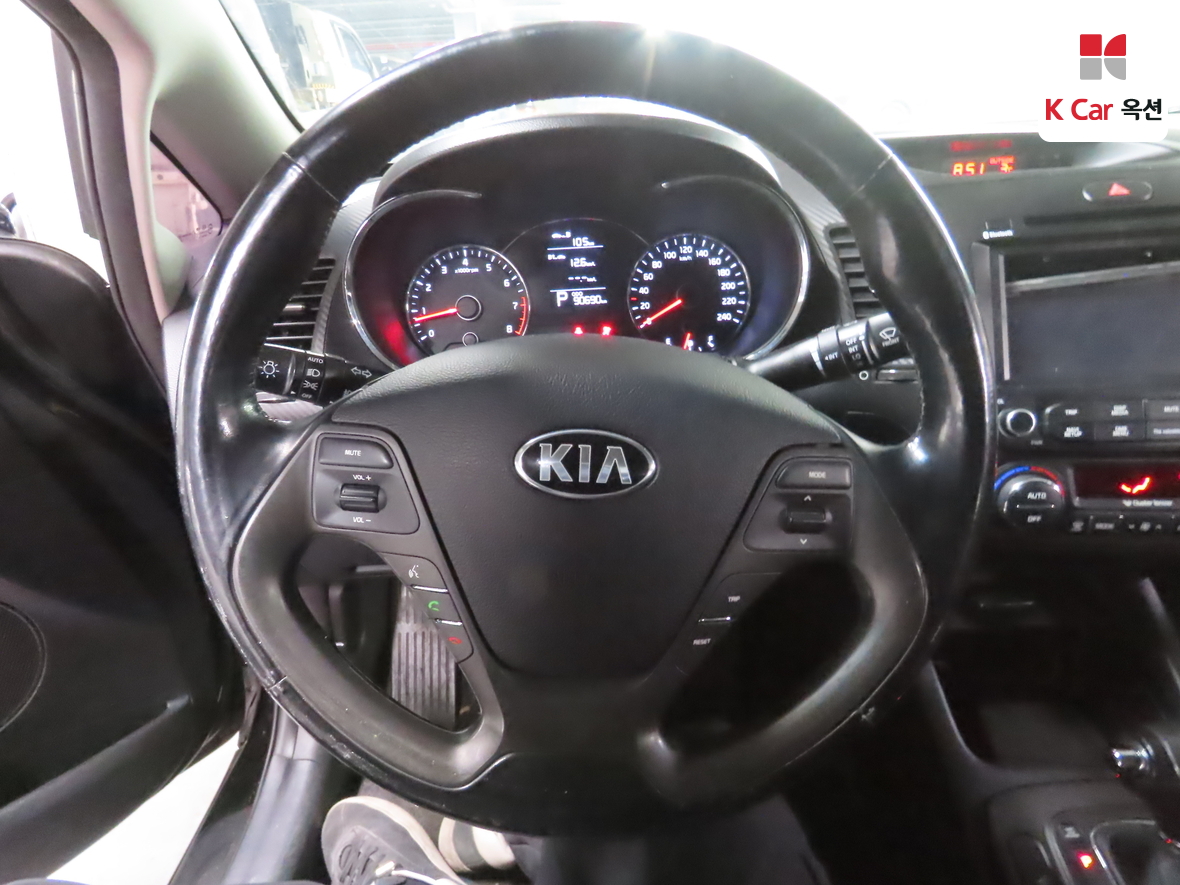 Kia K3 2013 - Image 10
