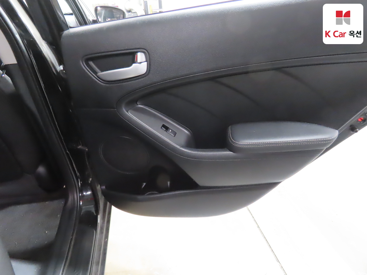 Kia K3 2013 - Image 26