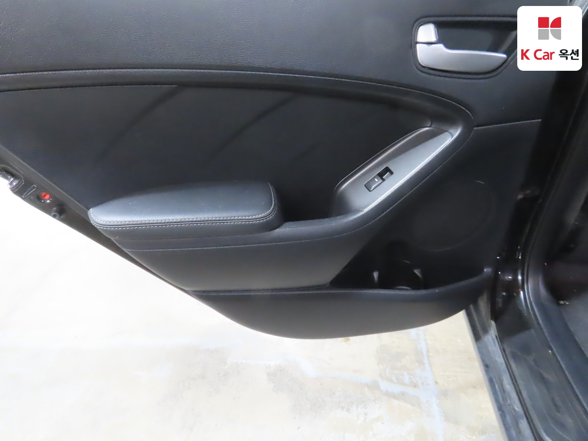 Kia K3 2013 - Image 22