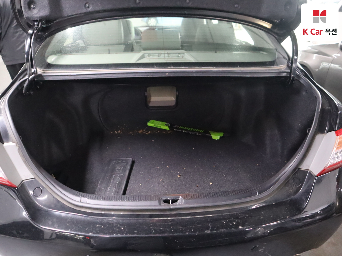 Toyota Camry 2011 - Image 28