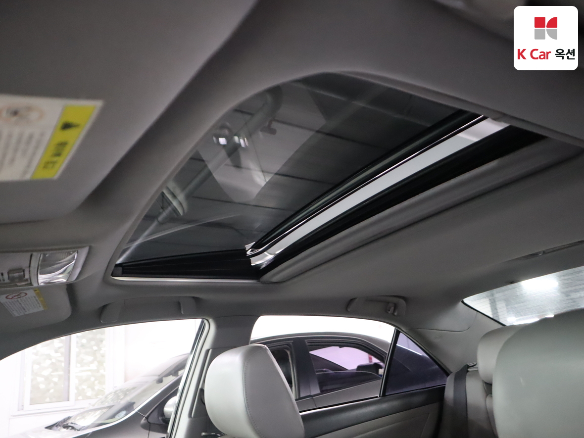 Toyota Camry 2011 - Image 22