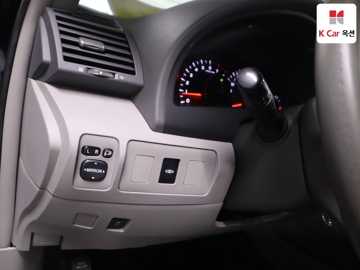 Toyota Camry 2011 - Image 9