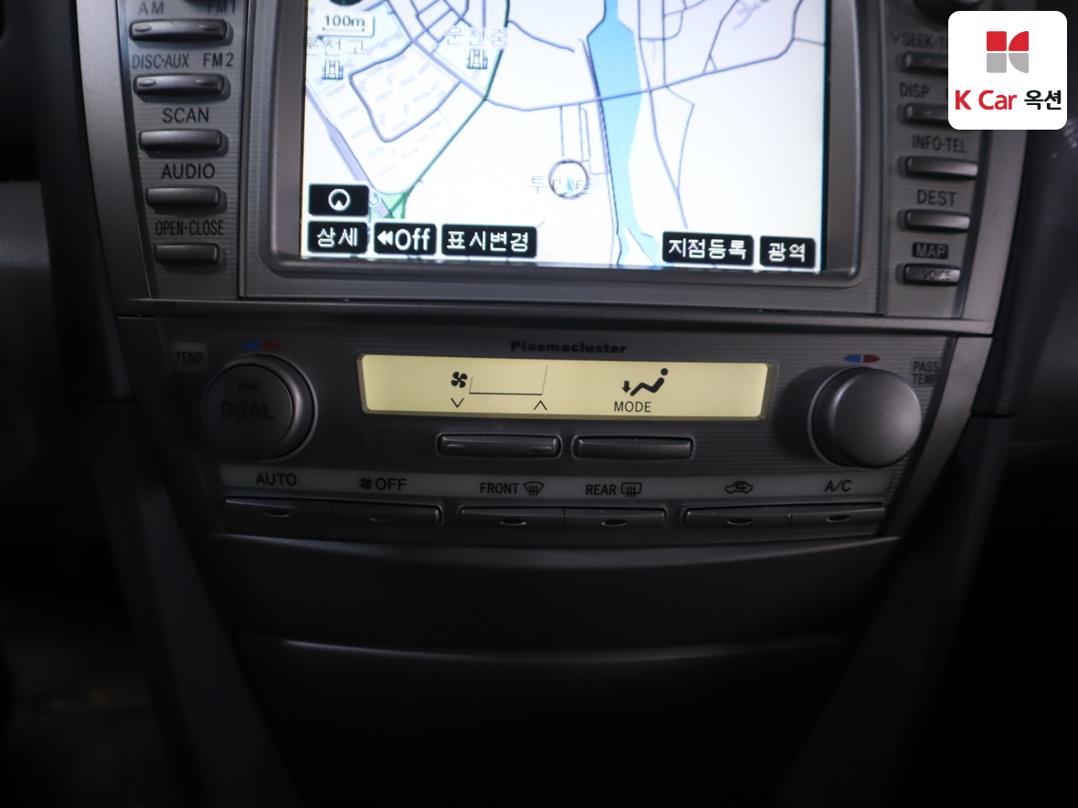 Toyota Camry 2011 - Image 16