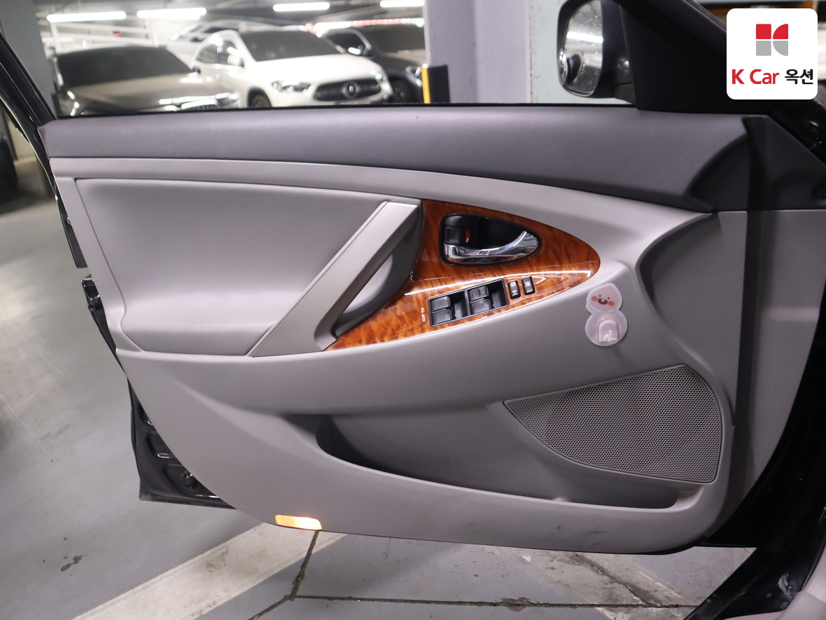 Toyota Camry 2011 - Image 8