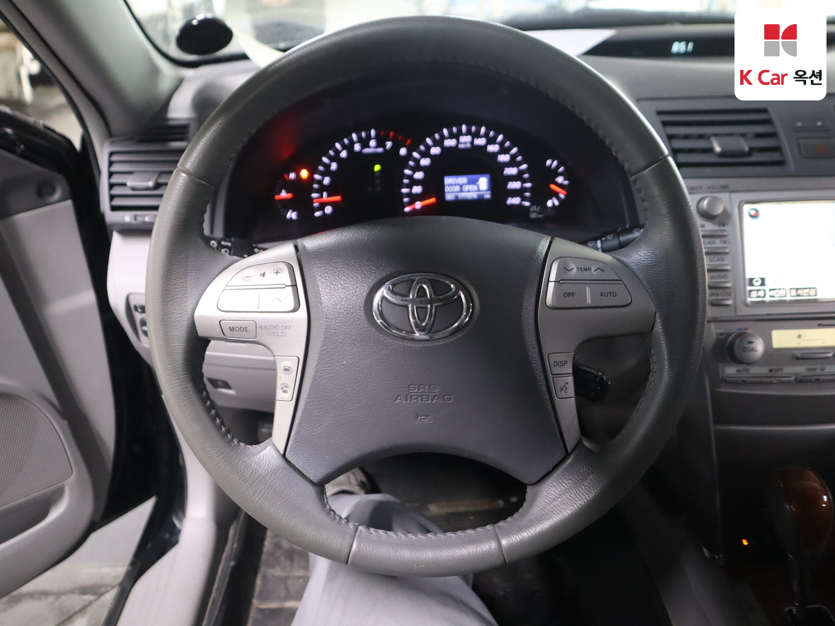 Toyota Camry 2011 - Image 10