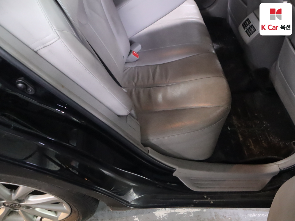 Toyota Camry 2011 - Image 30