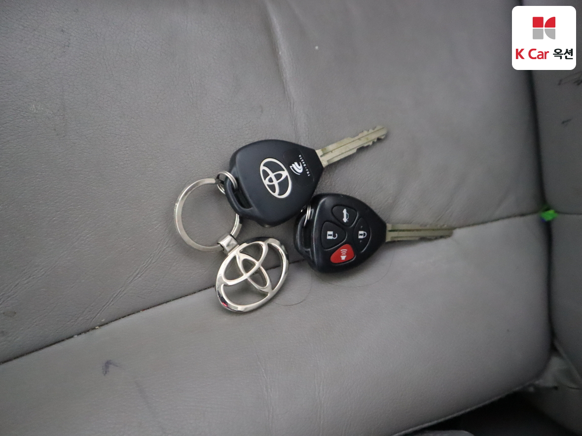 Toyota Camry 2011 - Image 18