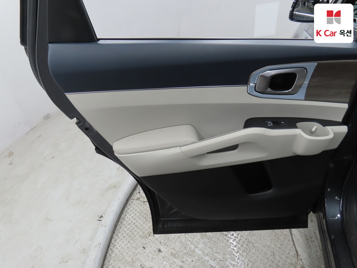 كيا سورينتو 2022 - صورة 21