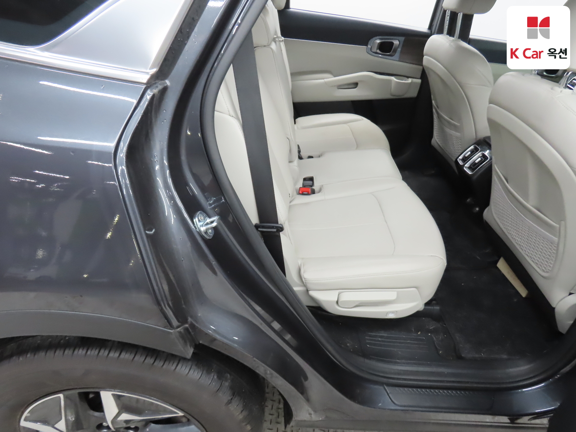 كيا سورينتو 2022 - صورة 28