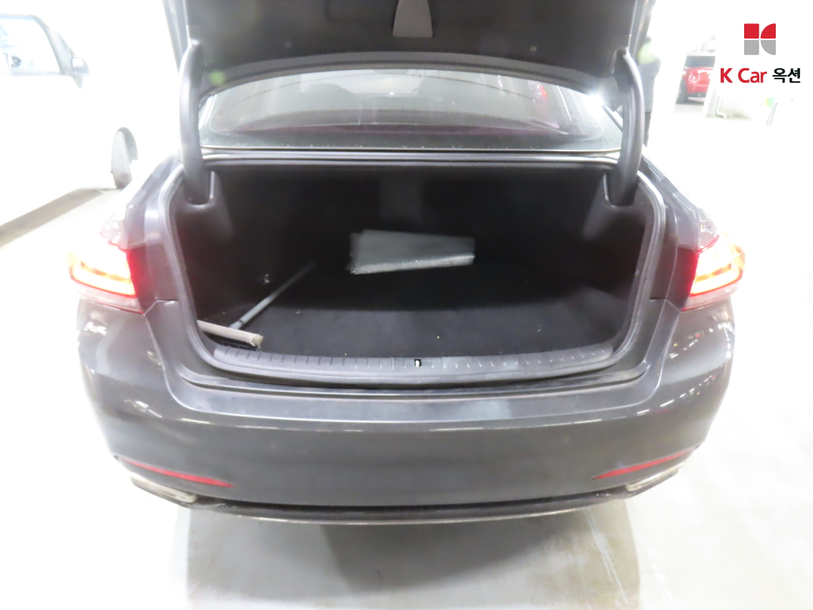 Genesis G80 2018 - Image 24