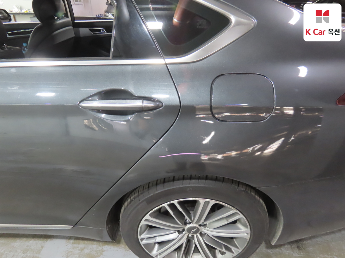 Genesis G80 2018 - Image 37