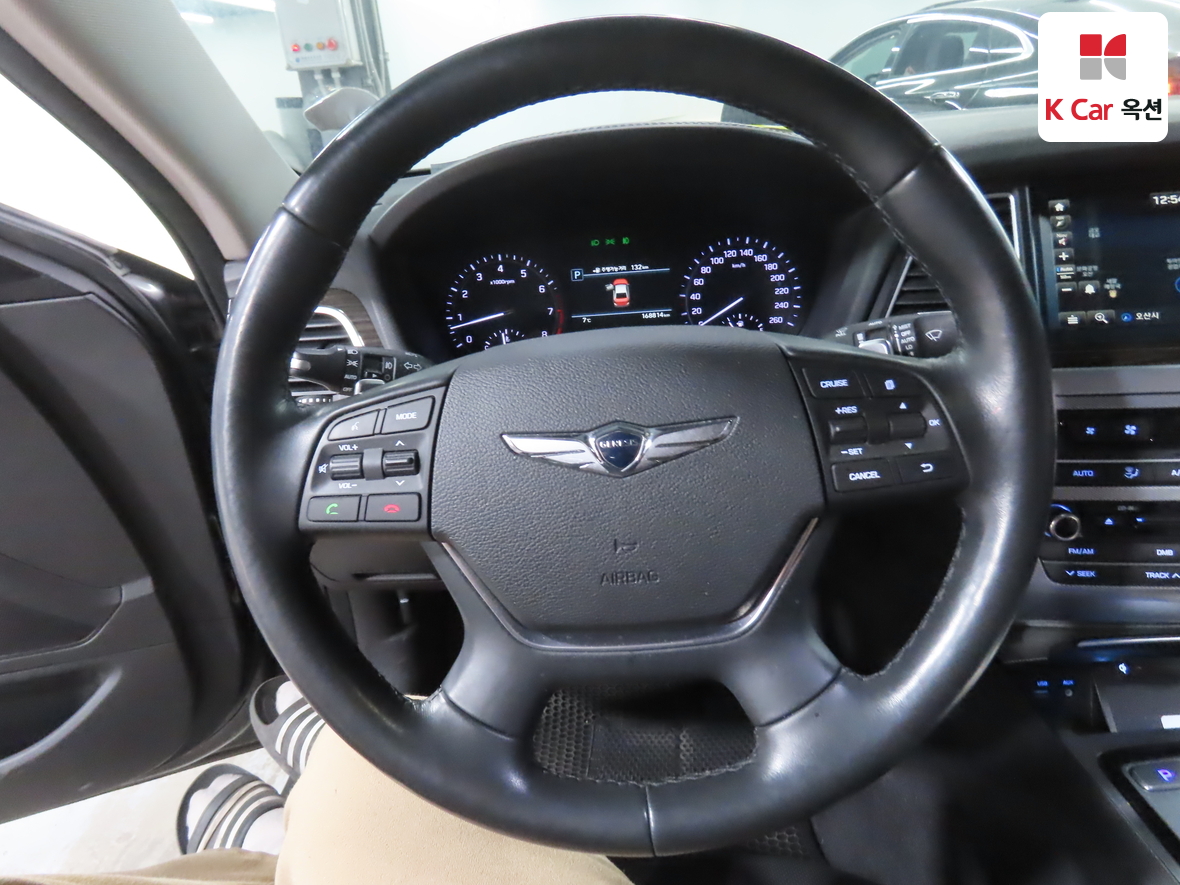 Genesis G80 2018 - Image 10