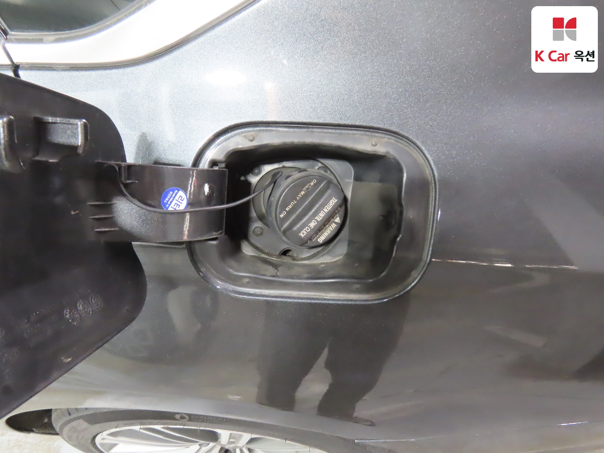 Genesis G80 2018 - Image 23