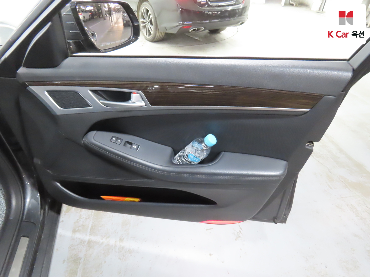 Genesis G80 2018 - Image 27