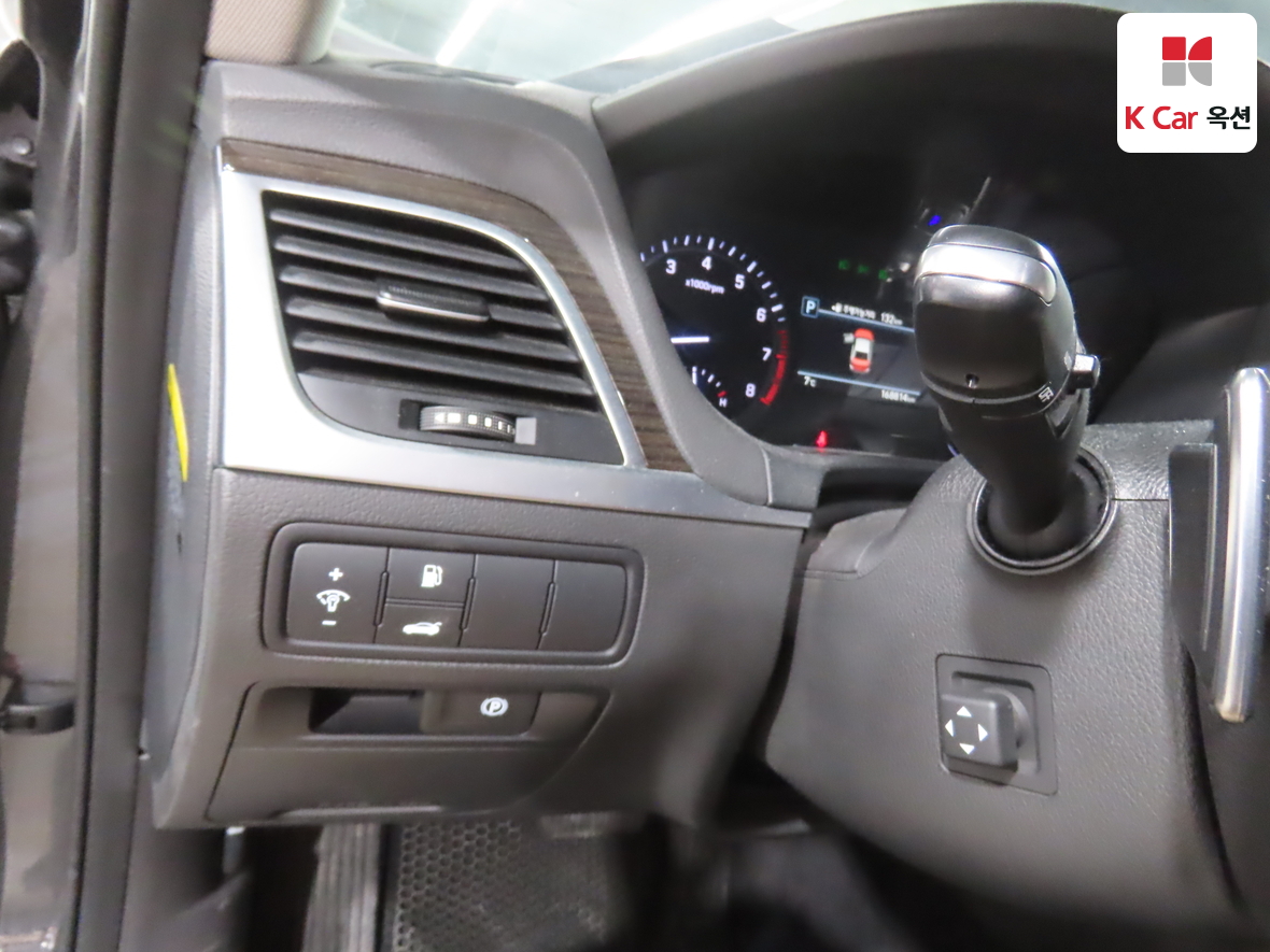 Genesis G80 2018 - Image 9