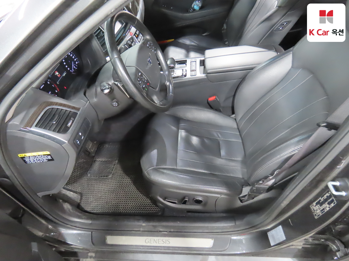 Genesis G80 2018 - Image 18