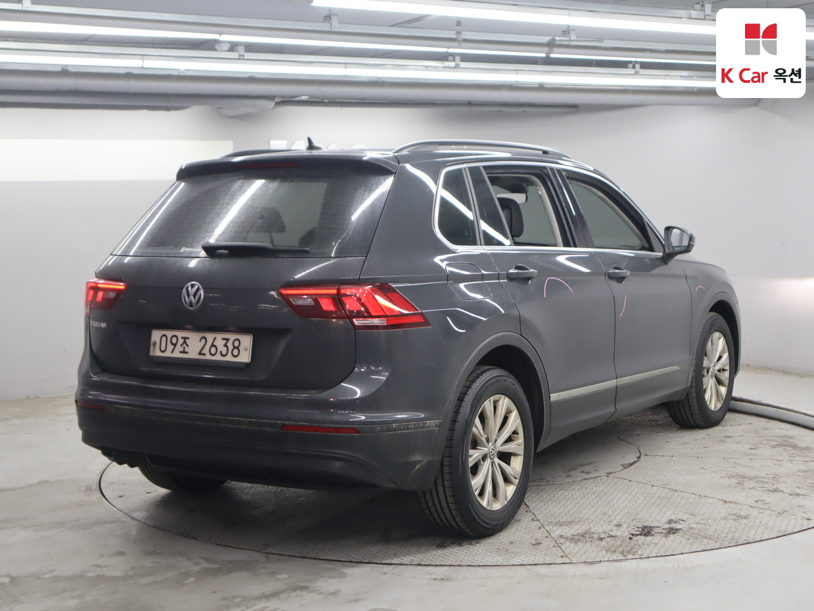 Volkswagen Tiguan 2018 - Image 2