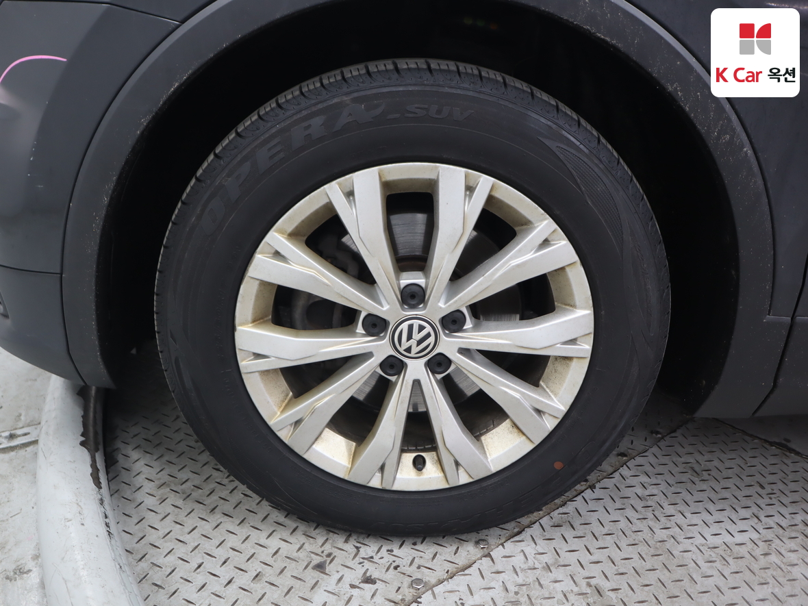 Volkswagen Tiguan 2018 - Image 43