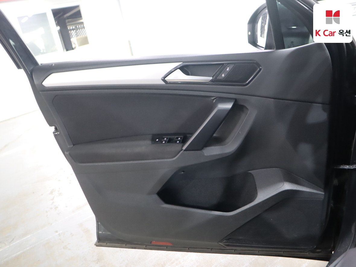 Volkswagen Tiguan 2018 - Image 8