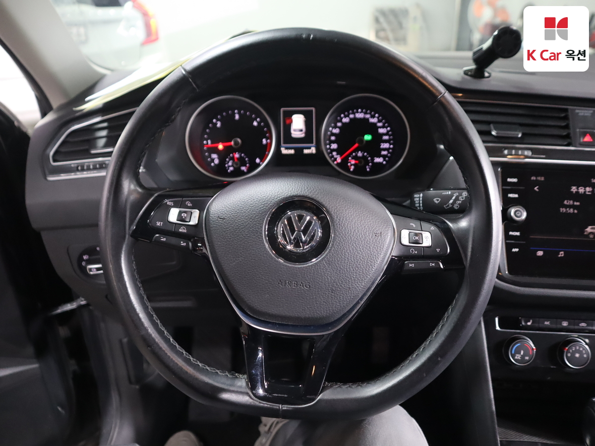 Volkswagen Tiguan 2018 - Image 10