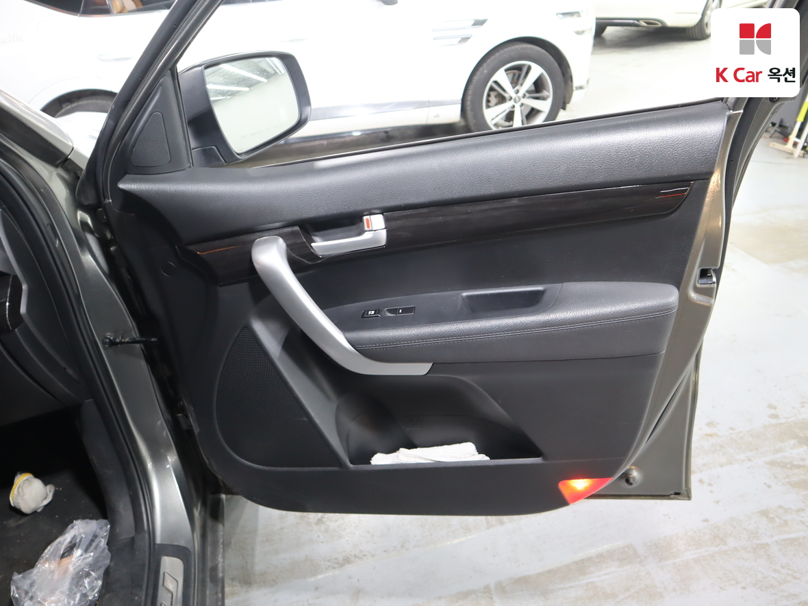 Kia Sorento 2011 - Image 30