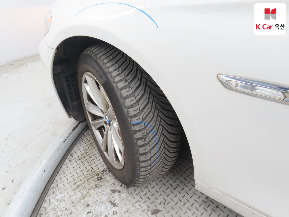 بي إم دبليو الفئة 5 2013 - صورة 47