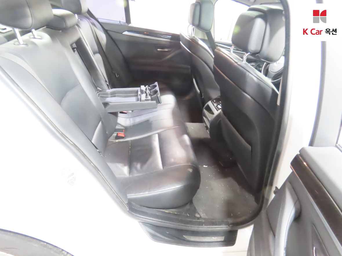 بي إم دبليو الفئة 5 2013 - صورة 30