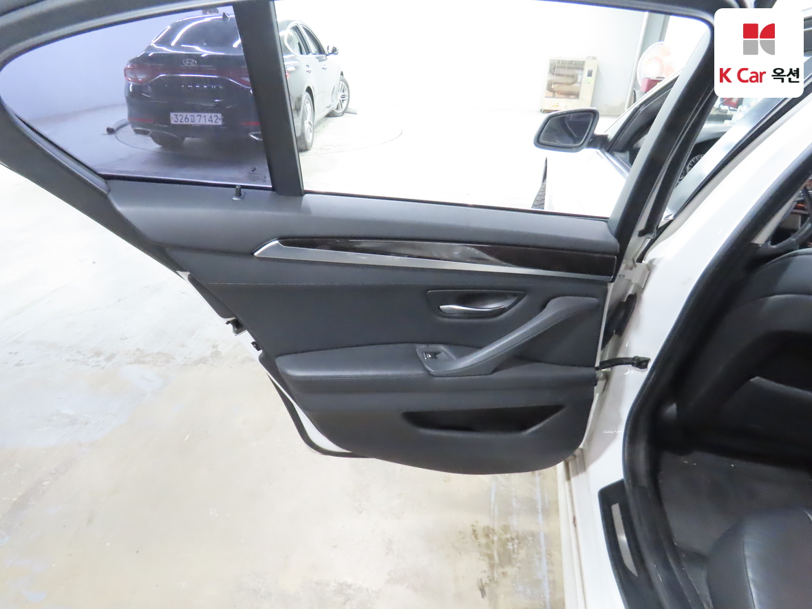 بي إم دبليو الفئة 5 2013 - صورة 25