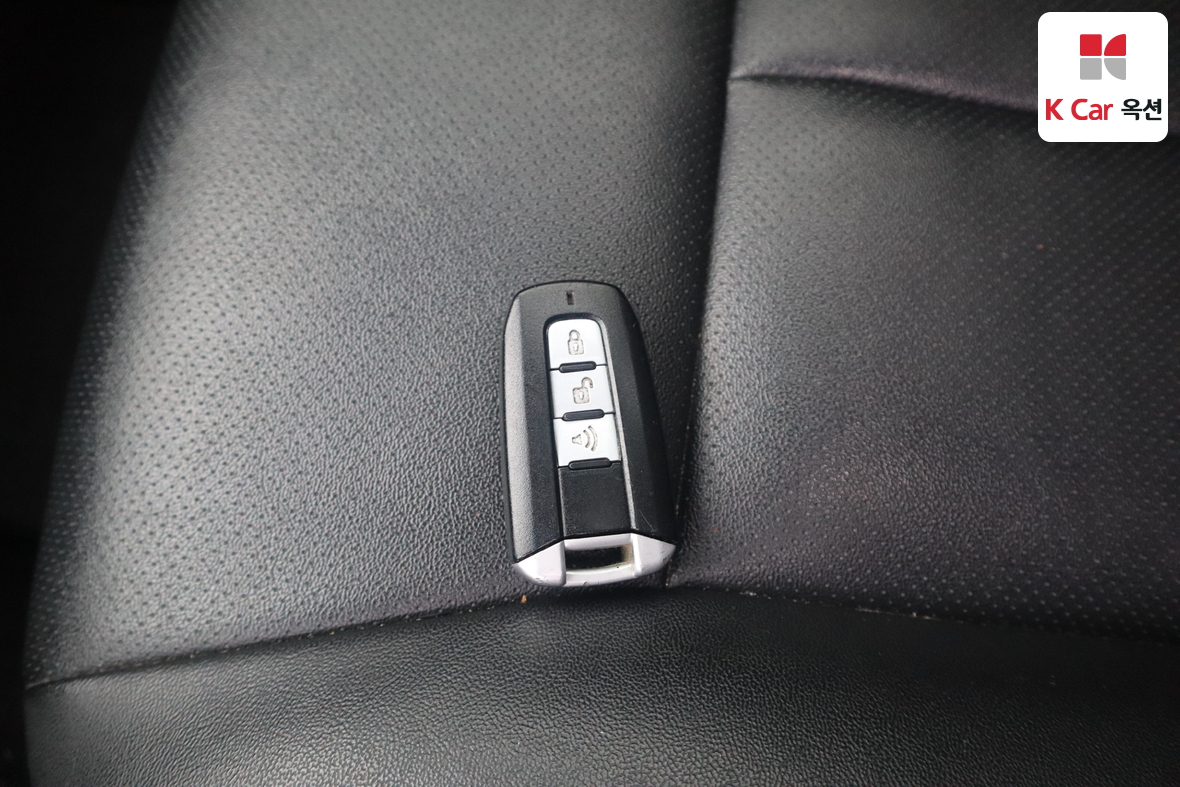 KG Mobility Korando Sports 2016 - Image 18